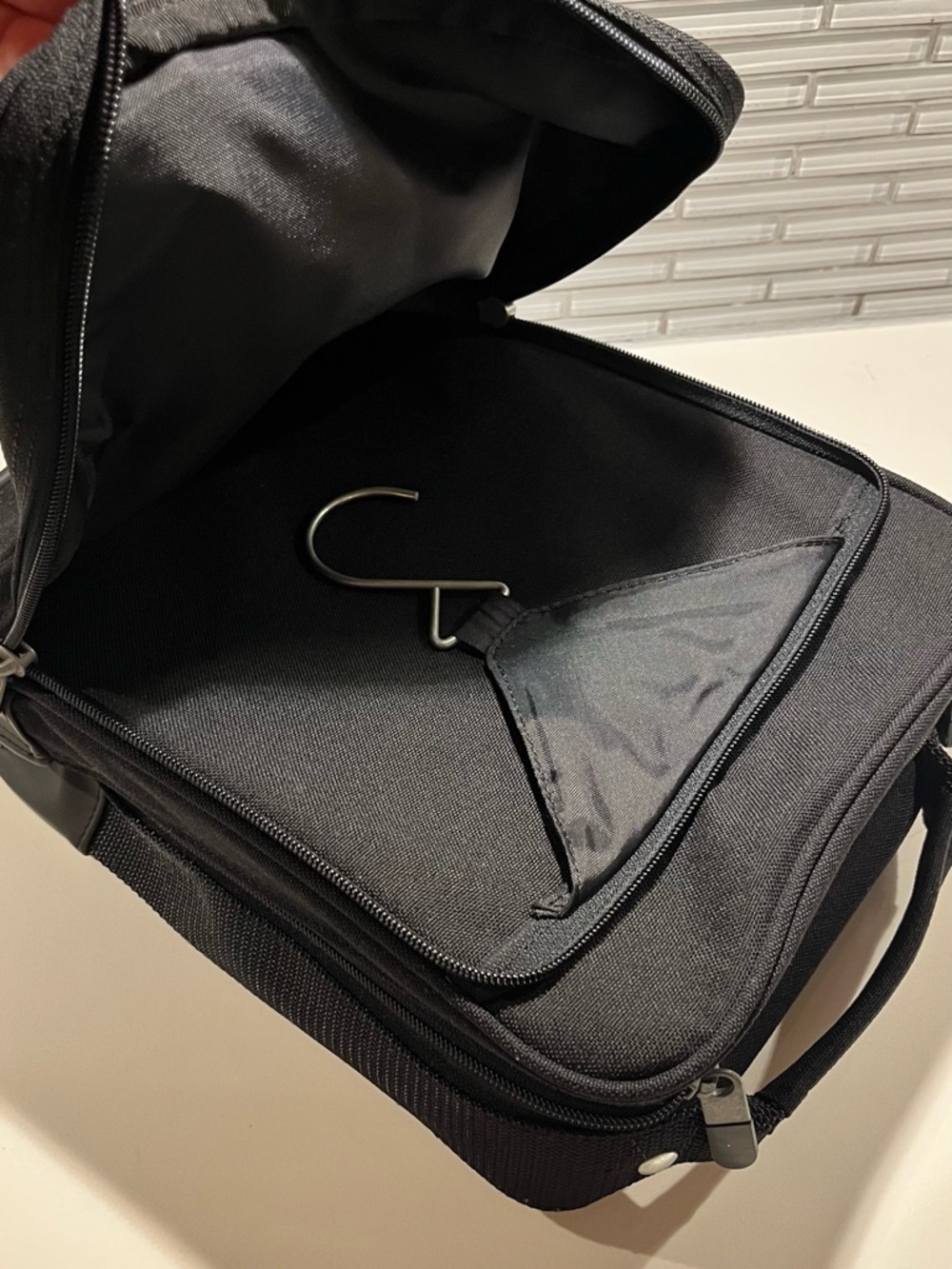 Briggs & Riley Large Toiletry Kit - Picture 6 of 7